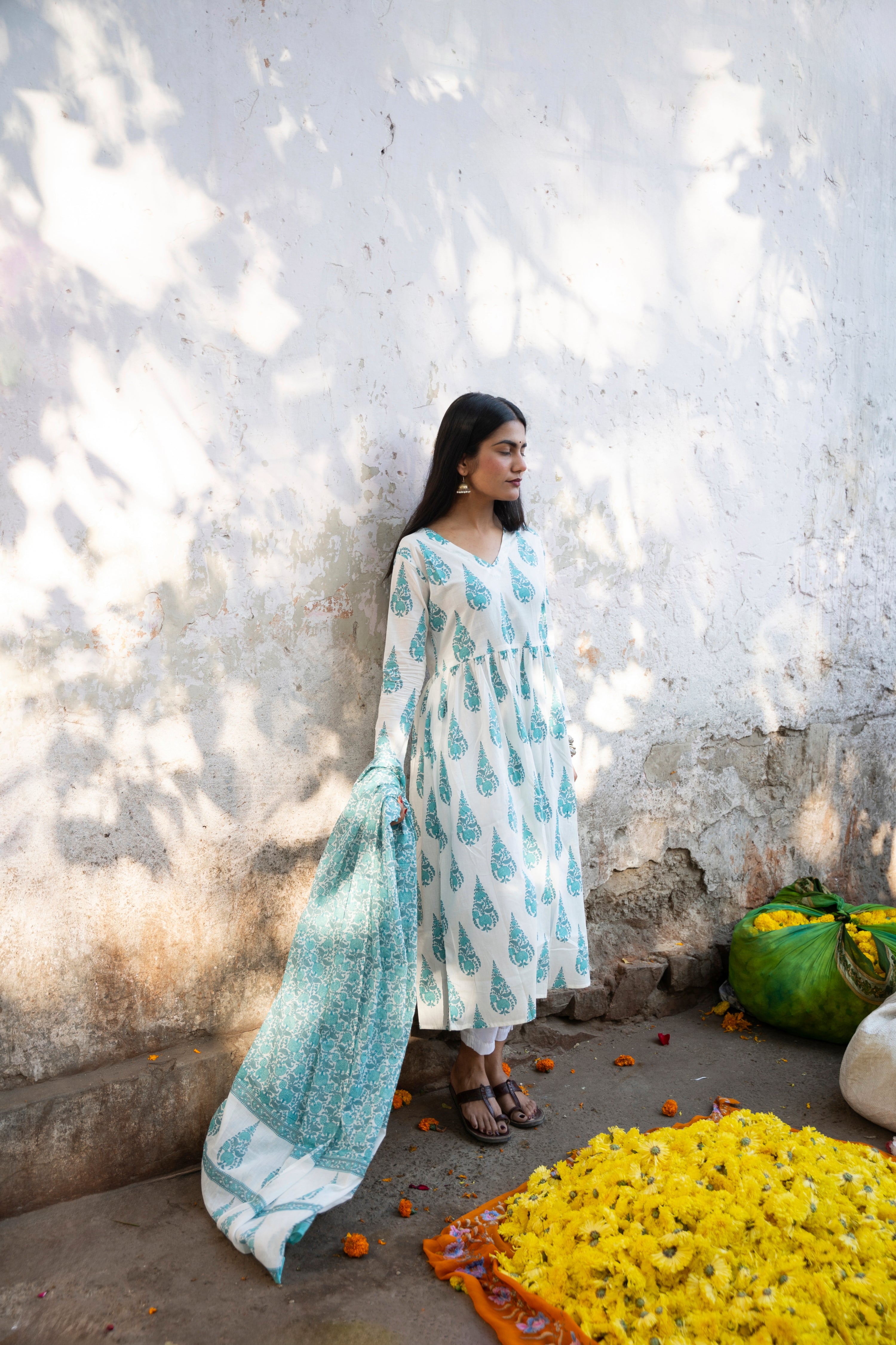 HouseOfNidhi Elegant White & Teal Cotton 60x60 Printed Kurti Set – Soft Premium Daily Wear
